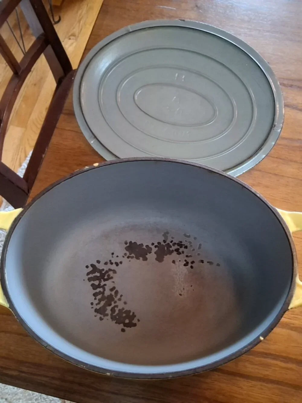 Vintage Descoware Belgium Enamel Cast Iron Casserole FE 8 3-A w/Yellow Lid